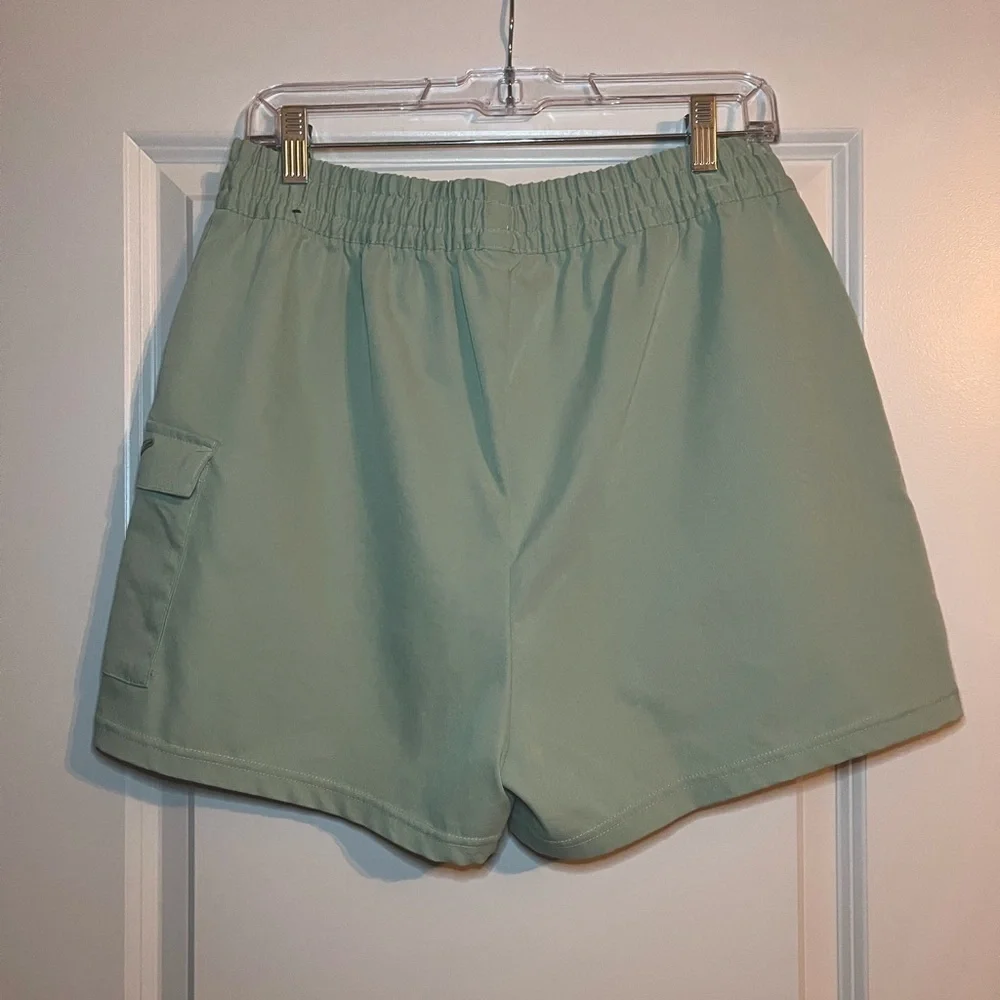 Nike Sportswear Swoosh Cargo Shorts in Steam Green Size Large